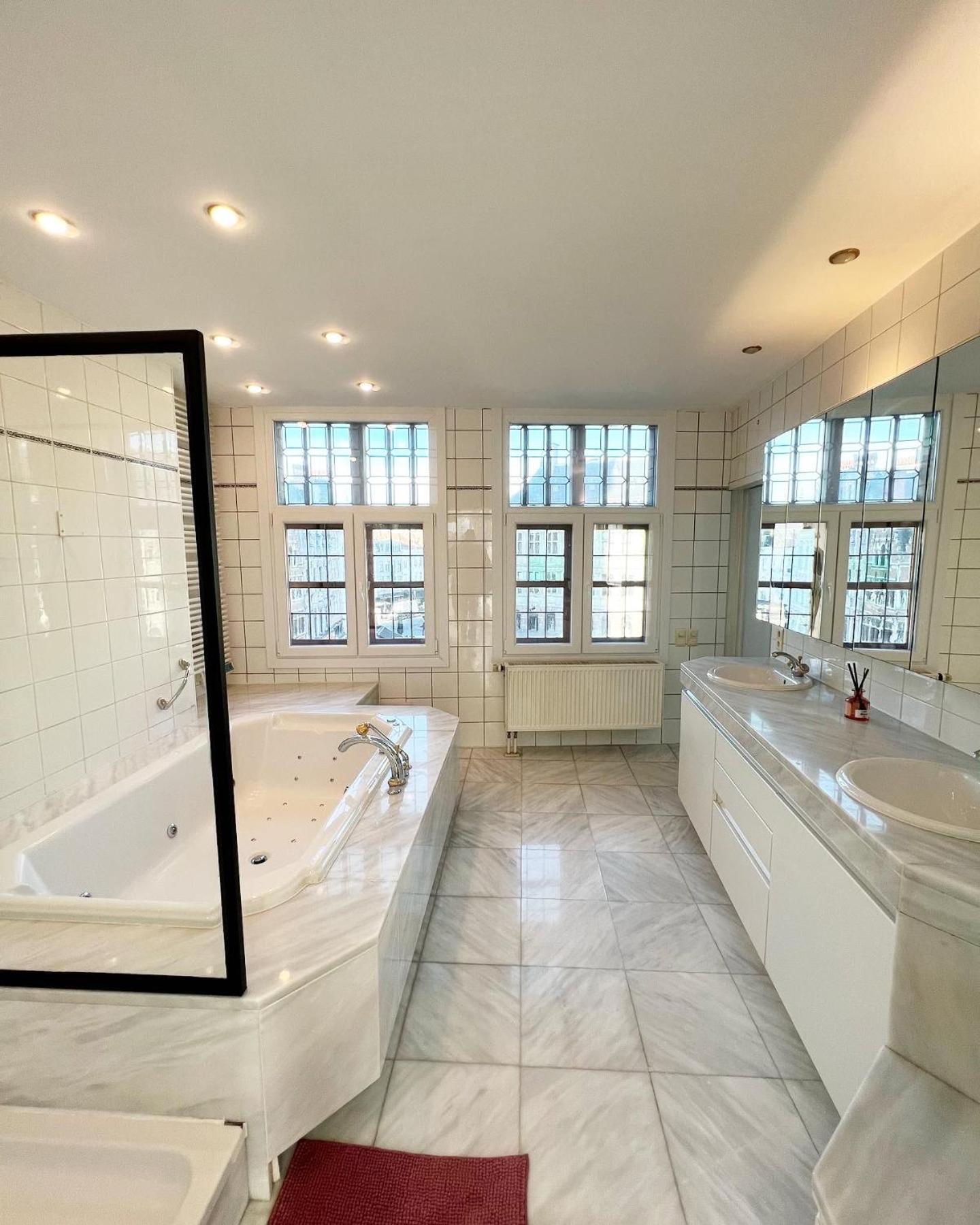 Le Faubourg Suites Anvers Dış mekan fotoğraf