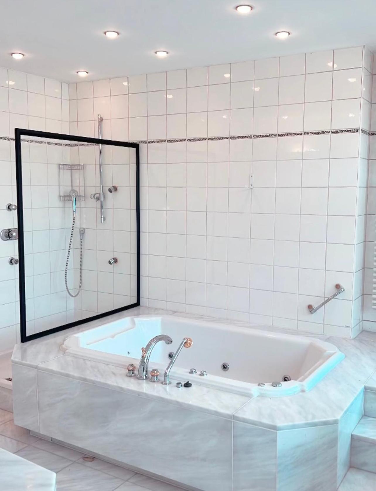 Le Faubourg Suites Anvers Dış mekan fotoğraf