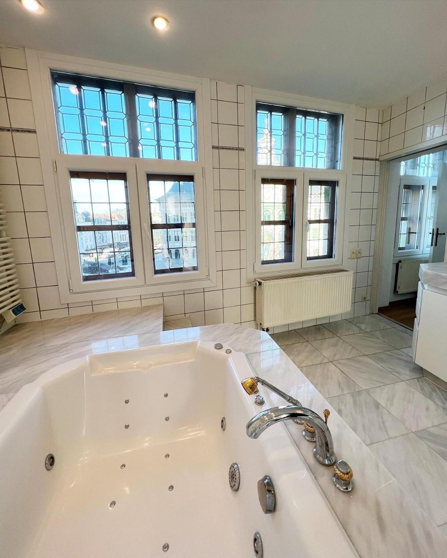 Le Faubourg Suites Anvers Dış mekan fotoğraf