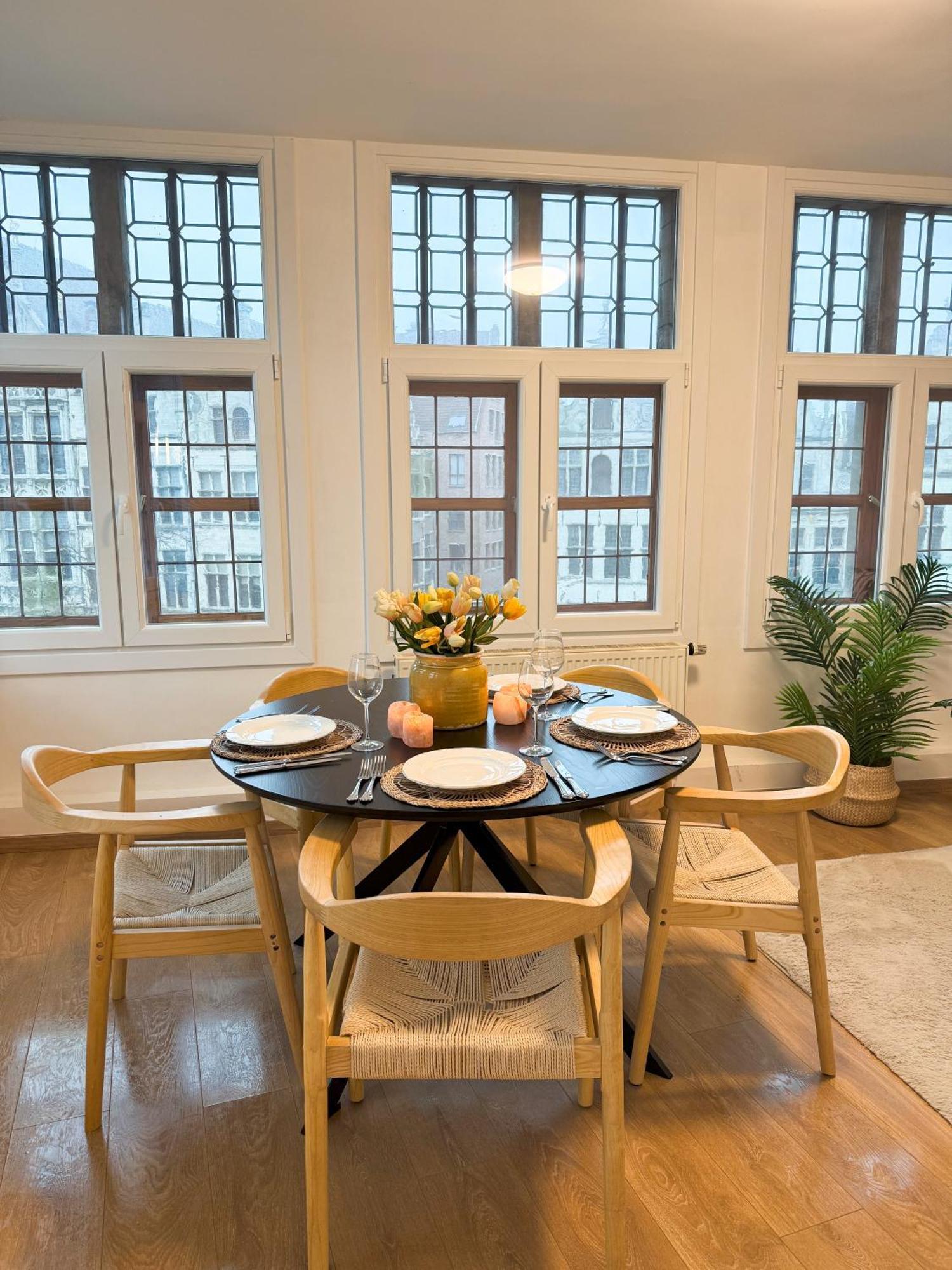 Le Faubourg Suites Anvers Dış mekan fotoğraf